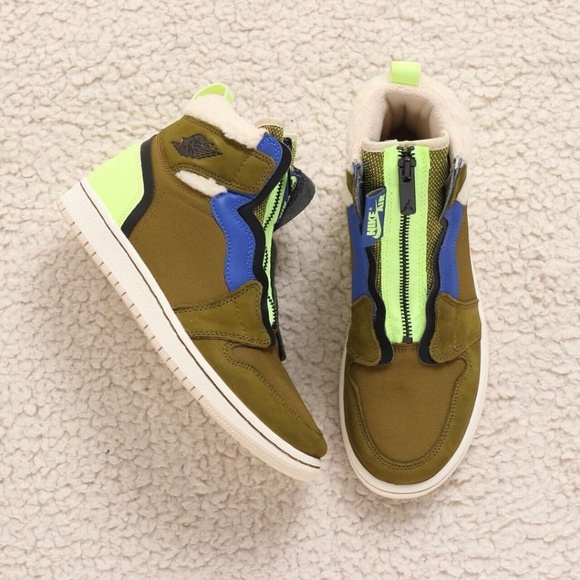 NEW Nike Air Jordan 1 - Picture 2 of 8